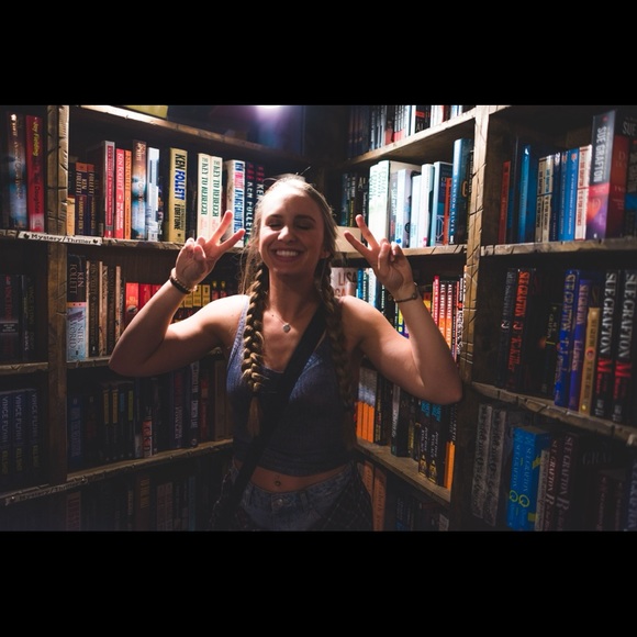 Meet your Posher, Janine - Picture 1 of 1